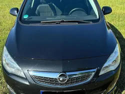 Schwarz Gebraucht 2012 Opel Astra Limousine | 4.000 € (Guter Preis)