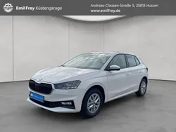 Weiß Neu 2025 Skoda Fabia Essence Limousine | 18.980 € (Fairer Preis)