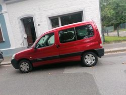 Rot Gebraucht 2007 Citroën Berlingo Van / Kleinbus | 2.400 €