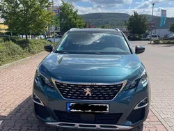 Grün Gebraucht 2017 Peugeot 5008 Active Van / Kleinbus | 16.700 € (Teuer)