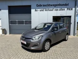 Grau Gebraucht 2013 Hyundai i20 Edition Limousine | 6.500 € (Teuer)