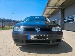 Schwarz Gebraucht 2003 VW Golf IV Limousine | 5.200 €