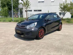 Schwarz Gebraucht 2014 Kia Rio Edition 7 Limousine | 3.690 € (Superpreis)
