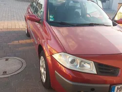 Rot Gebraucht 2006 Renault Mégane II Expression Limousine | 1.100 € (Guter Preis)