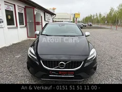 Schwarz Gebraucht 2016 Volvo V40 R-Design Kombi | 8.999 € (Teuer)