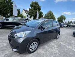 Grau Gebraucht 2012 Toyota Verso-S Life Van / Kleinbus | 5.950 € (Fairer Preis)