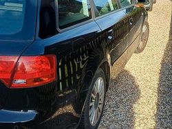 Schwarz Gebraucht 2007 Audi A4 Kombi | 1.250 €
