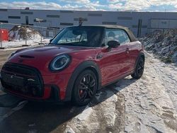 Rot Gebraucht 2024 Mini John Cooper Works Kleinwagen | 37.900 € (Etwas zu teuer)