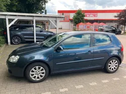 Blau Gebraucht 2005 VW Golf V Comfortline Limousine | 2.900 € (Guter Preis)