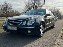 Schwarz Gebraucht 2002 Mercedes E240 Avantgarde Limousine | 3.900 € (Fairer Preis)