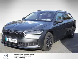 Grau Gebraucht 2024 Skoda Superb Selection Kombi | 43.990 € (Guter Preis)
