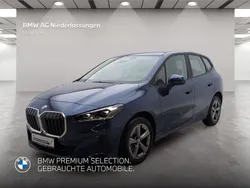 Blau Gebraucht 2024 BMW 218 Active Tourer Luxury Line Van / Kleinbus | 31.706 € (Superpreis)