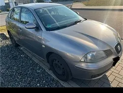 Grau Gebraucht 2006 Seat Ibiza Kleinwagen | 1.250 € (Fairer Preis)