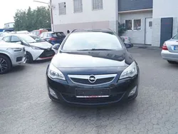 Schwarz Gebraucht 2012 Opel Astra Design Edition Kombi | 2.890 € (Superpreis)