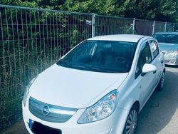 Weiß Gebraucht 2010 Opel Corsa Limousine | 3.799 € (Teuer)