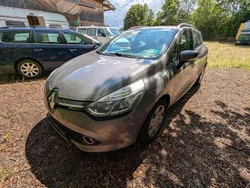 Grau Gebraucht 2015 Renault Clio GrandTour Kombi | 2.650 € (Superpreis)