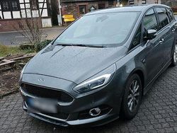 Grau Gebraucht 2018 Ford S-MAX ST-Line Van / Kleinbus | 19.750 € (Teuer)
