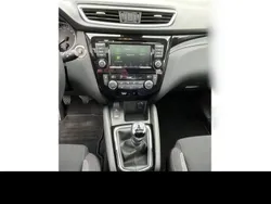 Grau Gebraucht 2020 Nissan Qashqai Zama SUV | 19.190 € (Fairer Preis)