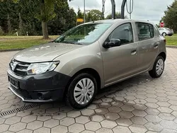 Gold Gebraucht 2014 Dacia Sandero Kleinwagen | 2.699 €