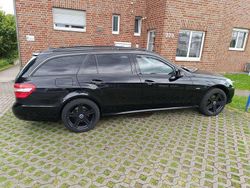 Schwarz Gebraucht 2010 Mercedes E250 Kombi | 10.000 € (Fairer Preis)