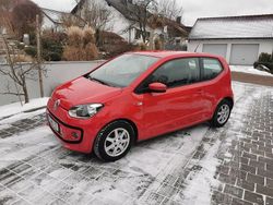 Rot Gebraucht 2013 VW up! high up! Kleinwagen | 6.450 € (Fairer Preis)