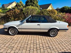 Weiß Gebraucht 1987 BMW 325 Cabriolet Performance Cabrio | 25.000 €