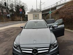 Grau Gebraucht 2019 Mercedes E300 Kombi | 29.299 € (Fairer Preis)