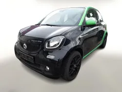 Schwarz / grün Gebraucht 2018 Smart ForFour Electric Drive Passion | 9.365 € (Fairer Preis)