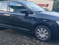 Schwarz Gebraucht 2013 Skoda Rapid Ambition Limousine | 5.990 € (Fairer Preis)