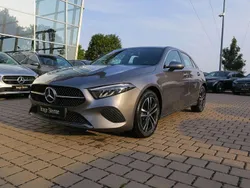 Grau Gebraucht 2024 Mercedes A180 Advanced Limousine | 32.950 € (Teuer)