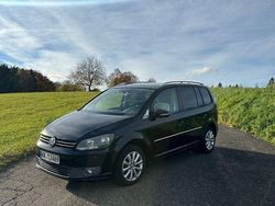 Schwarz Gebraucht 2010 VW Touran Highline Van / Kleinbus | 7.800 € (Fairer Preis)