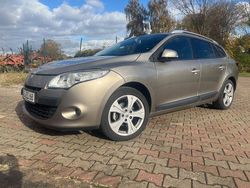 Gold Gebraucht 2010 Renault Mégane III Expression Limousine | 3.950 € (Etwas zu teuer)
