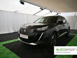 Perlanera schwarz Gebraucht 2023 Peugeot 2008 Allure SUV | 19.990 € (Guter Preis)