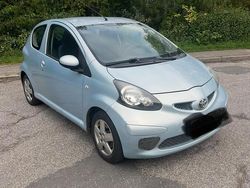 Blau Gebraucht 2006 Toyota Aygo Kleinwagen | 649 € (Guter Preis)