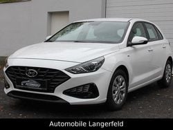 Weiß Gebraucht 2021 Hyundai i30 Select Limousine | 13.900 € (Guter Preis)