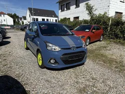 Blau Gebraucht 2015 Hyundai i10 Edition Kleinwagen | 5.999 € (Guter Preis)