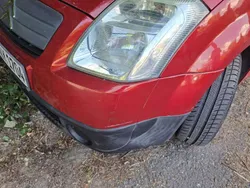 Rot Gebraucht 2006 Citroën C2 Kleinwagen | 900 €