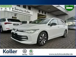 Weiß Gebraucht 2024 VW Golf VIII Goal Kombi | 28.370 €