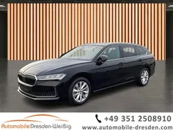 Onyxschwarz Gebraucht 2024 Skoda Superb Selection Kombi | 33.980 € (Fairer Preis)
