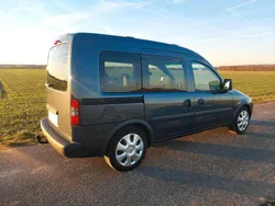 Blau Gebraucht 2010 Opel Combo Van / Kleinbus | 2.200 € (Guter Preis)