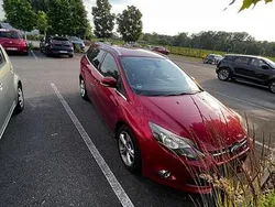 Rot Gebraucht 2012 Ford Focus Kombi | 2.800 € (Superpreis)