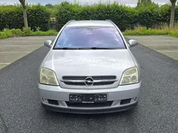 Silber Gebraucht 2004 Opel Vectra Kombi | 2.000 € (Etwas zu teuer)