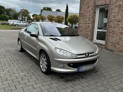 Silber Gebraucht 2004 Peugeot 206 CC Roland Garros Cabrio | 1.500 € (Fairer Preis)