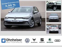 Reflexsilber Gebraucht 2023 VW Golf VIII Life Limousine | 23.250 € (Fairer Preis)