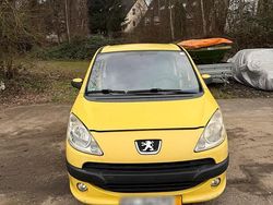 Gebraucht 2005 Peugeot 1007 Van / Kleinbus | 2.500 €