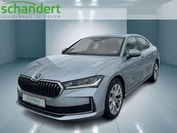Pebble silber metallic (silber) metallic Gebraucht 2024 Skoda Superb Selection Limousine | 47.880 € (Fairer Preis)