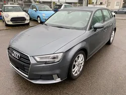 Grau Gebraucht 2017 Audi A3 Sportback Sport Limousine | 17.890 € (Etwas zu teuer)