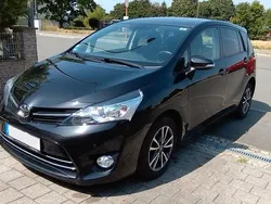Schwarz Gebraucht 2015 Toyota Verso Skyview Edition Van / Kleinbus | 12.000 € (Fairer Preis)