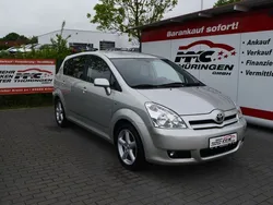 Grau Gebraucht 2007 Toyota Corolla Verso Van / Kleinbus | 5.990 € (Fairer Preis)