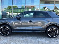 Grau Gebraucht 2024 Audi Q2 S-Line SUV | 30.900 € (Fairer Preis)